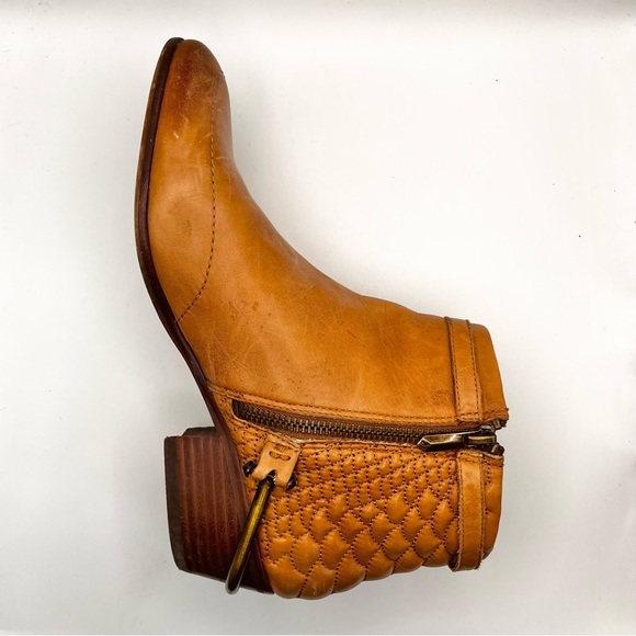 SAM EDELMAN CAMEL BOOTIE - Picture 14 of 17